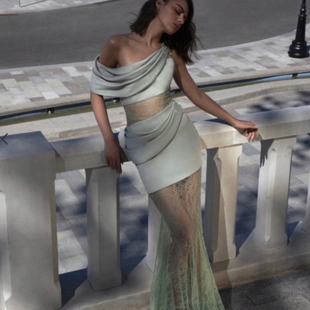 Rasario One-Shoulder Lace Evening Dress in Cream and Green (S)